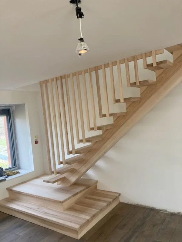 Escalier bois sur mesure Franche-Comté